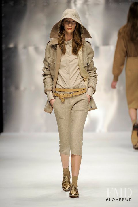 DAKS fashion show for Autumn/Winter 2010