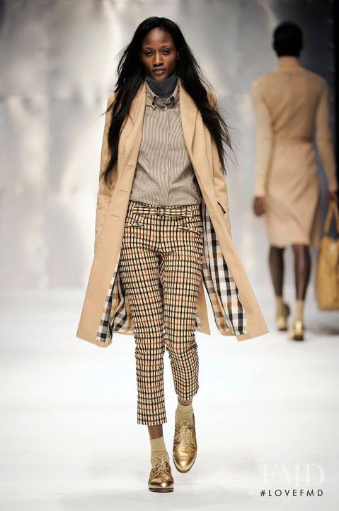 DAKS fashion show for Autumn/Winter 2010