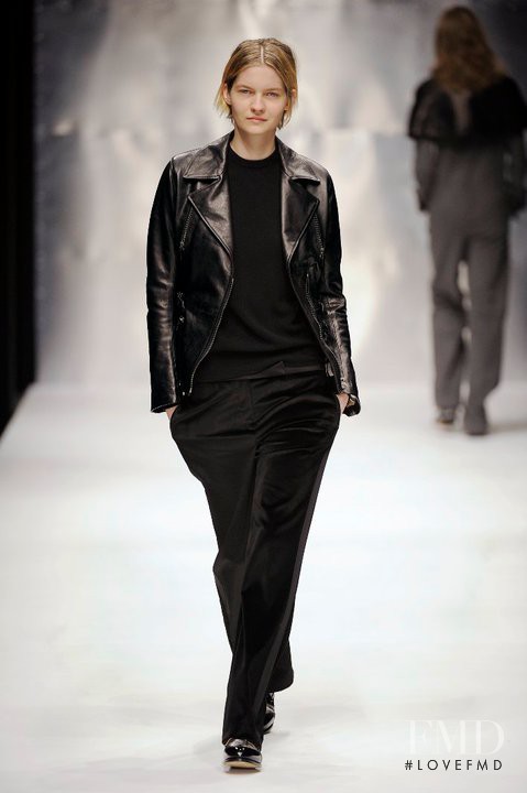 DAKS fashion show for Autumn/Winter 2010