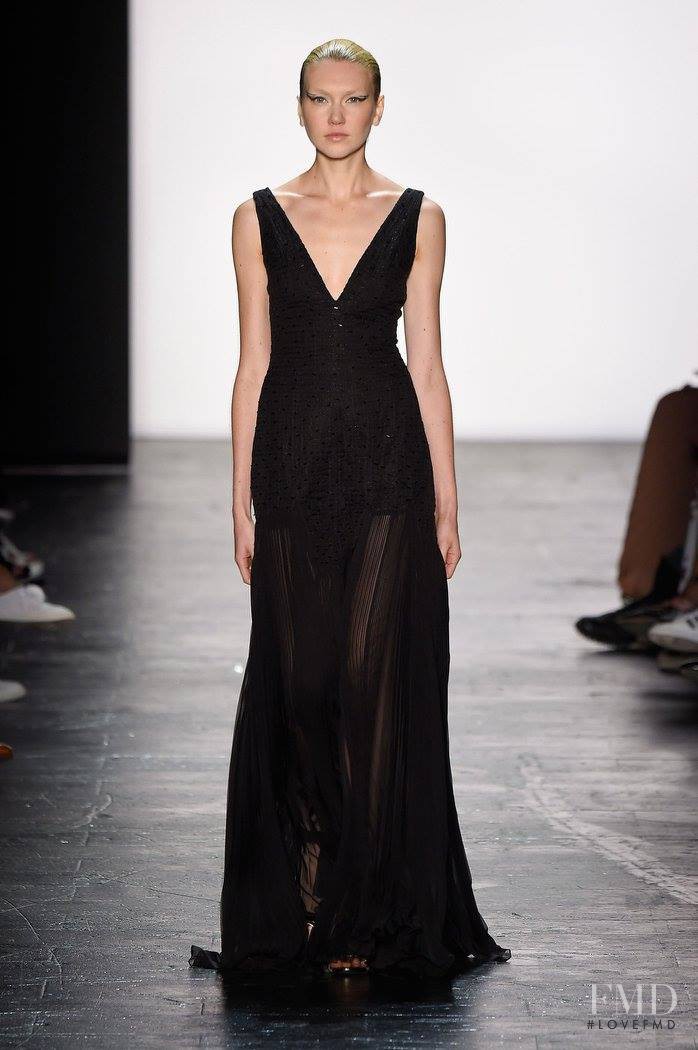 Carmen Marc Valvo fashion show for Spring/Summer 2016