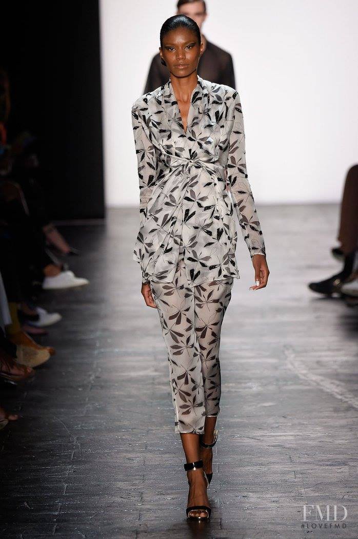 Carmen Marc Valvo fashion show for Spring/Summer 2016