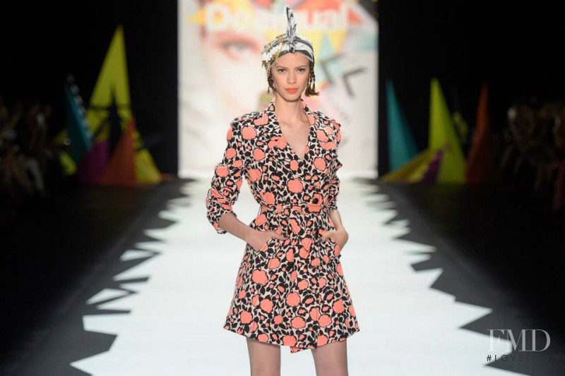 Amanda de Oliveira Queiroz featured in  the Desigual fashion show for Spring/Summer 2016