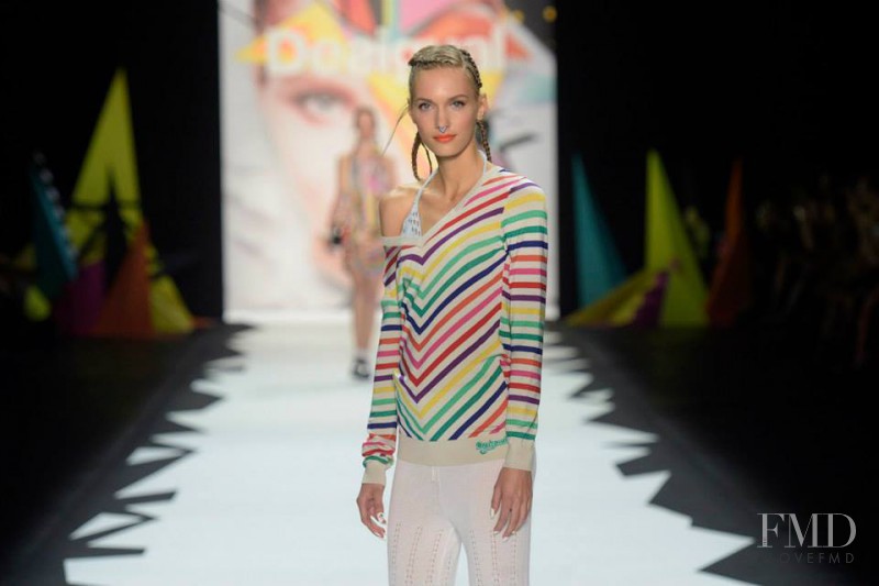 Vera Vavrova featured in  the Desigual fashion show for Spring/Summer 2016