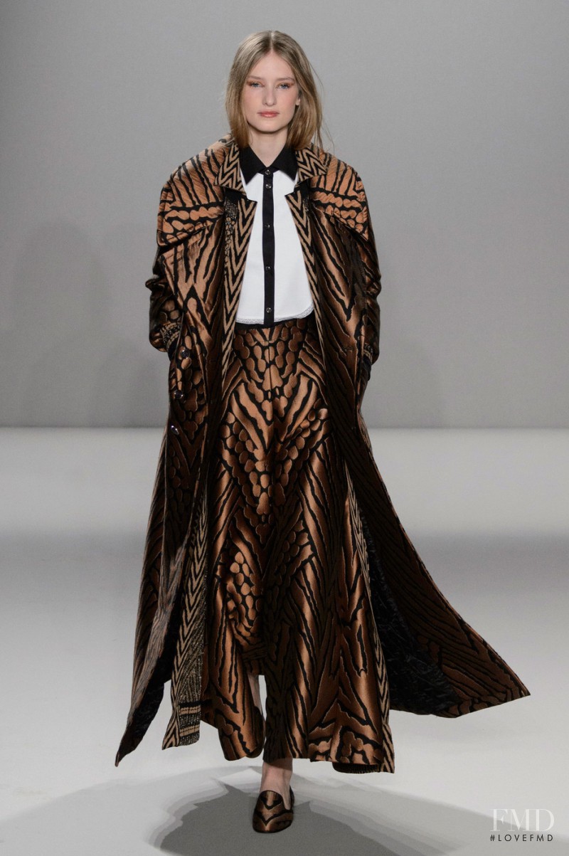 Namara Van Kleeff featured in  the Temperley London fashion show for Autumn/Winter 2015