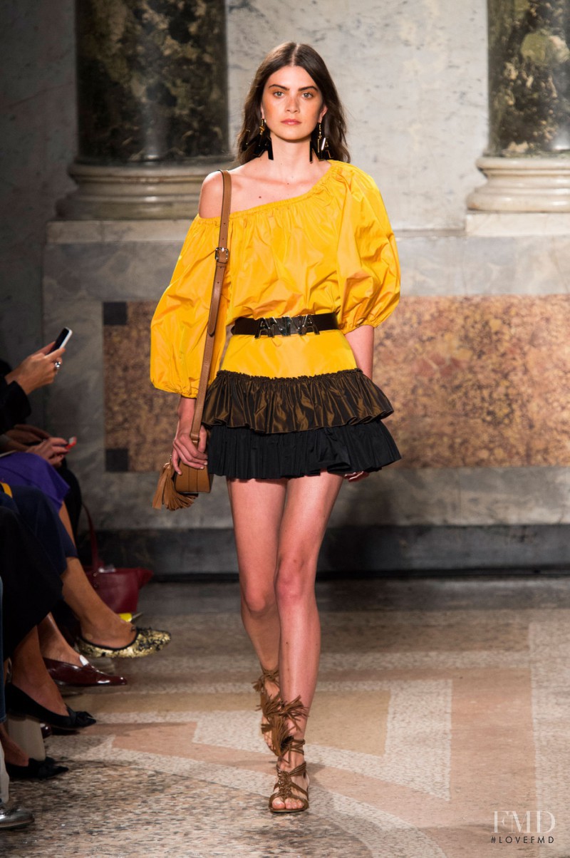 Kim Valerie Jaspers featured in  the be Blumarine fashion show for Spring/Summer 2016