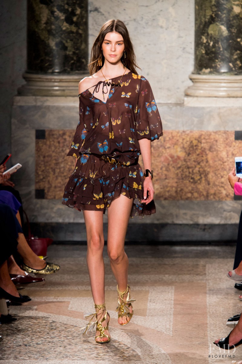 Irina Shnitman featured in  the be Blumarine fashion show for Spring/Summer 2016