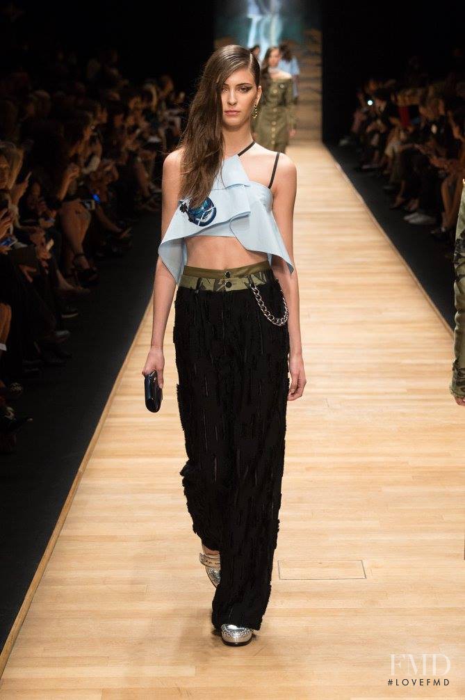 Laura Winges featured in  the Guy Laroche fashion show for Spring/Summer 2016