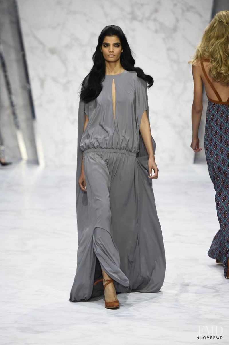 DAKS fashion show for Spring/Summer 2016