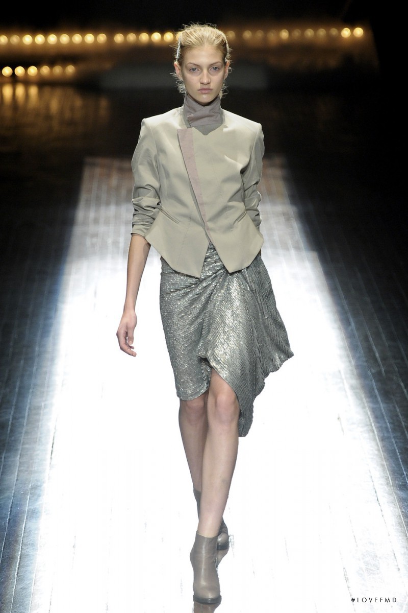 Simona Andrejic featured in  the A.F. Vandevorst fashion show for Spring/Summer 2011