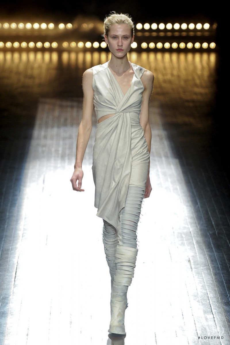 Alicia Kuczman featured in  the A.F. Vandevorst fashion show for Spring/Summer 2011
