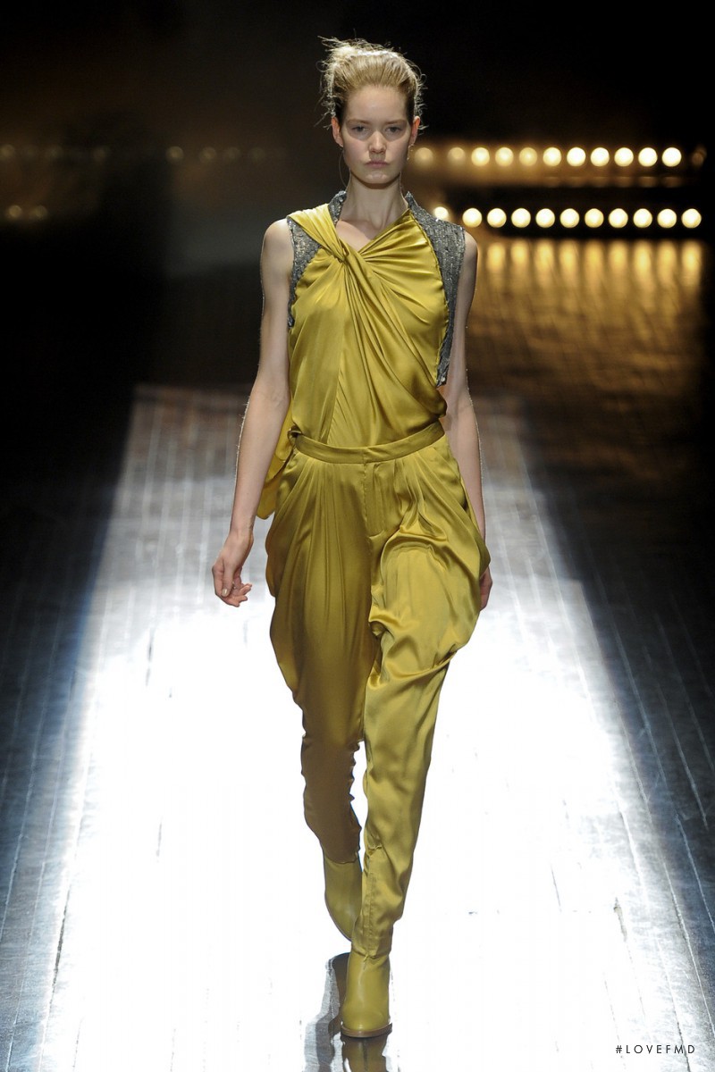 Esmé Wissels featured in  the A.F. Vandevorst fashion show for Spring/Summer 2011