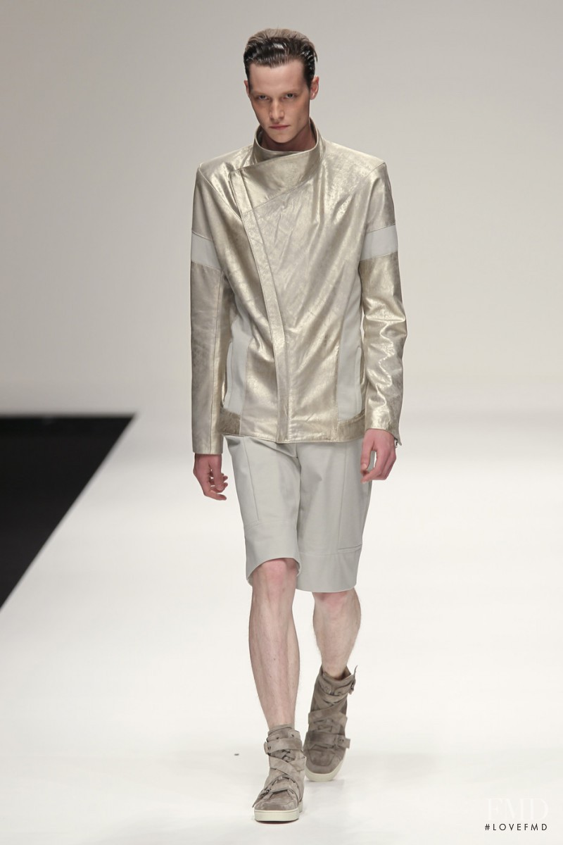 Todd Lynn fashion show for Spring/Summer 2011