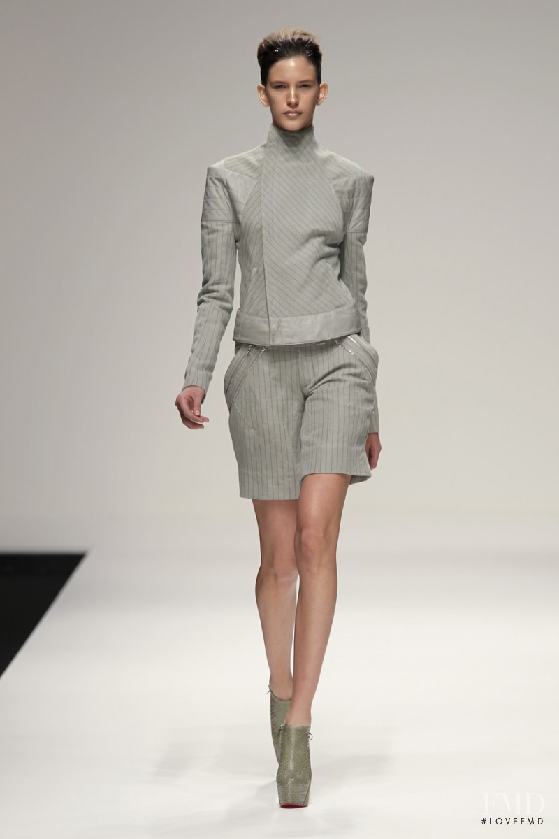 Todd Lynn fashion show for Spring/Summer 2011