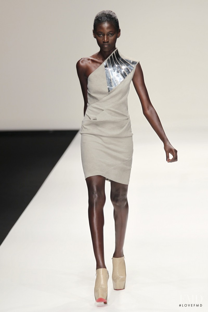 Todd Lynn fashion show for Spring/Summer 2011