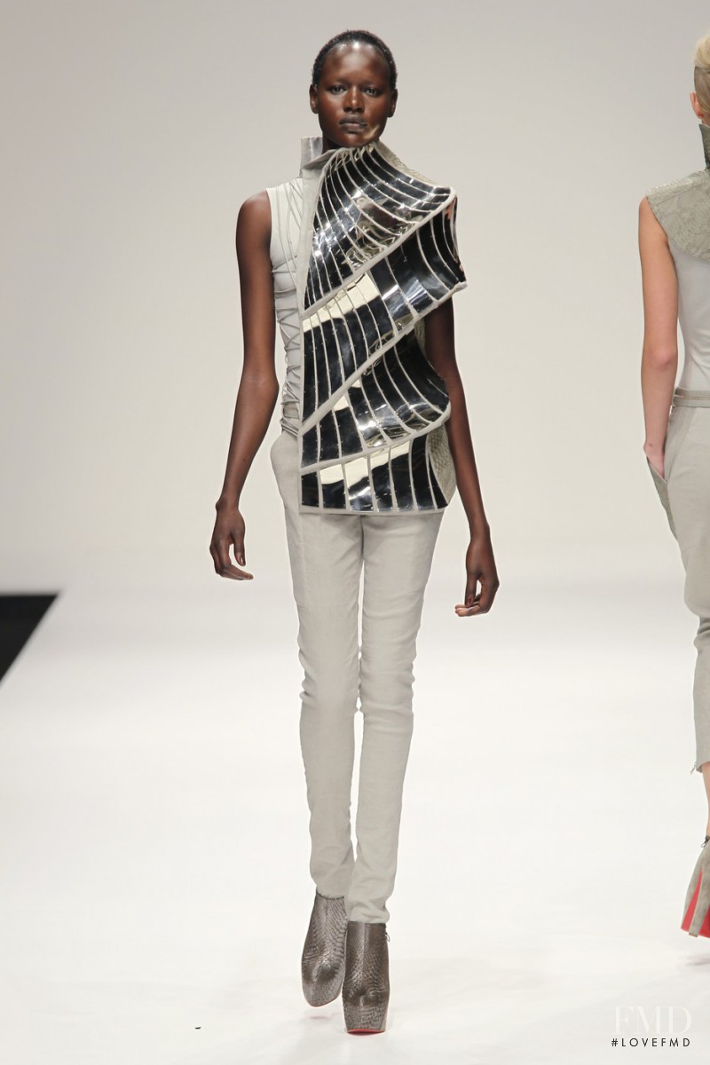 Todd Lynn fashion show for Spring/Summer 2011