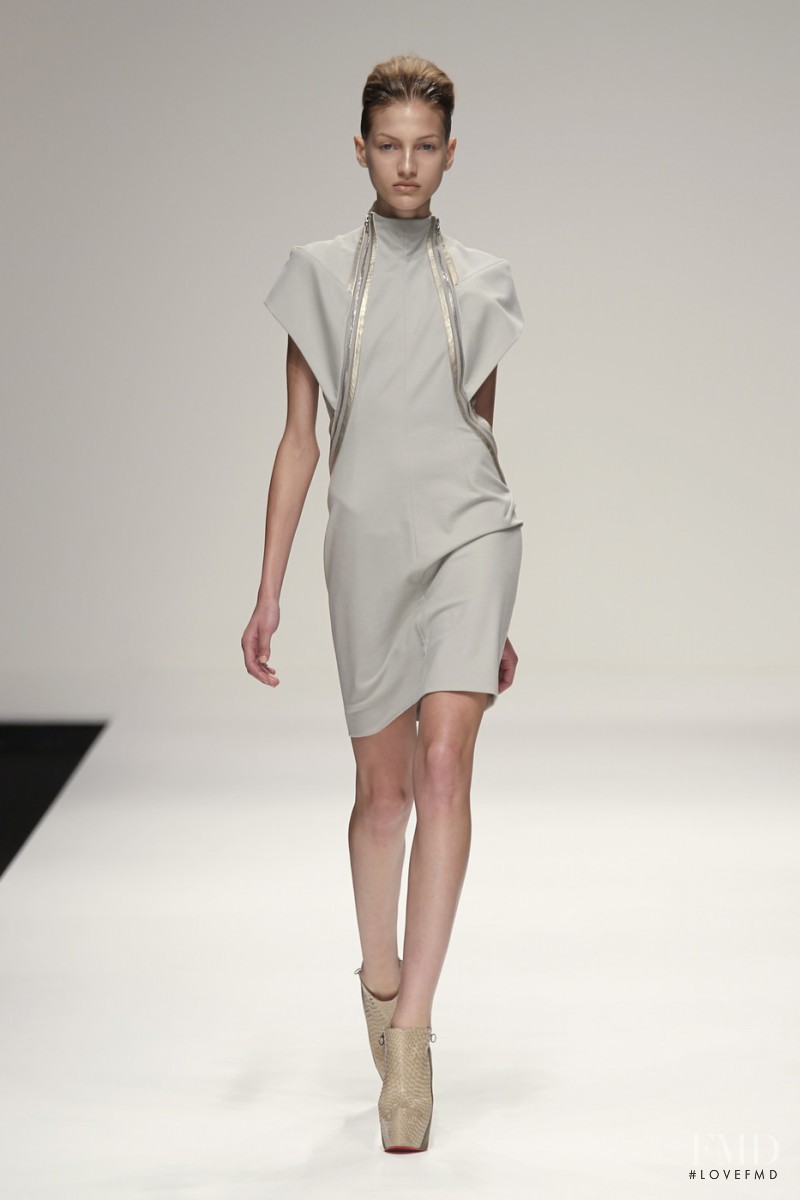 Todd Lynn fashion show for Spring/Summer 2011