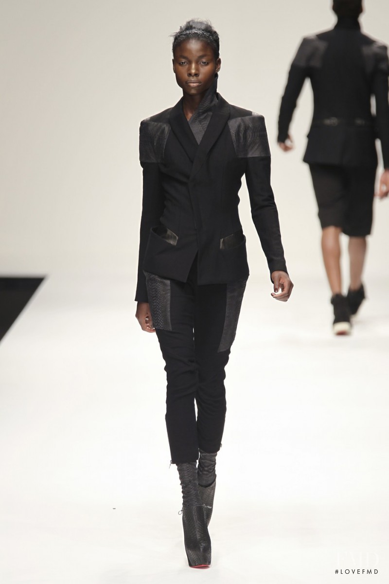 Todd Lynn fashion show for Spring/Summer 2011