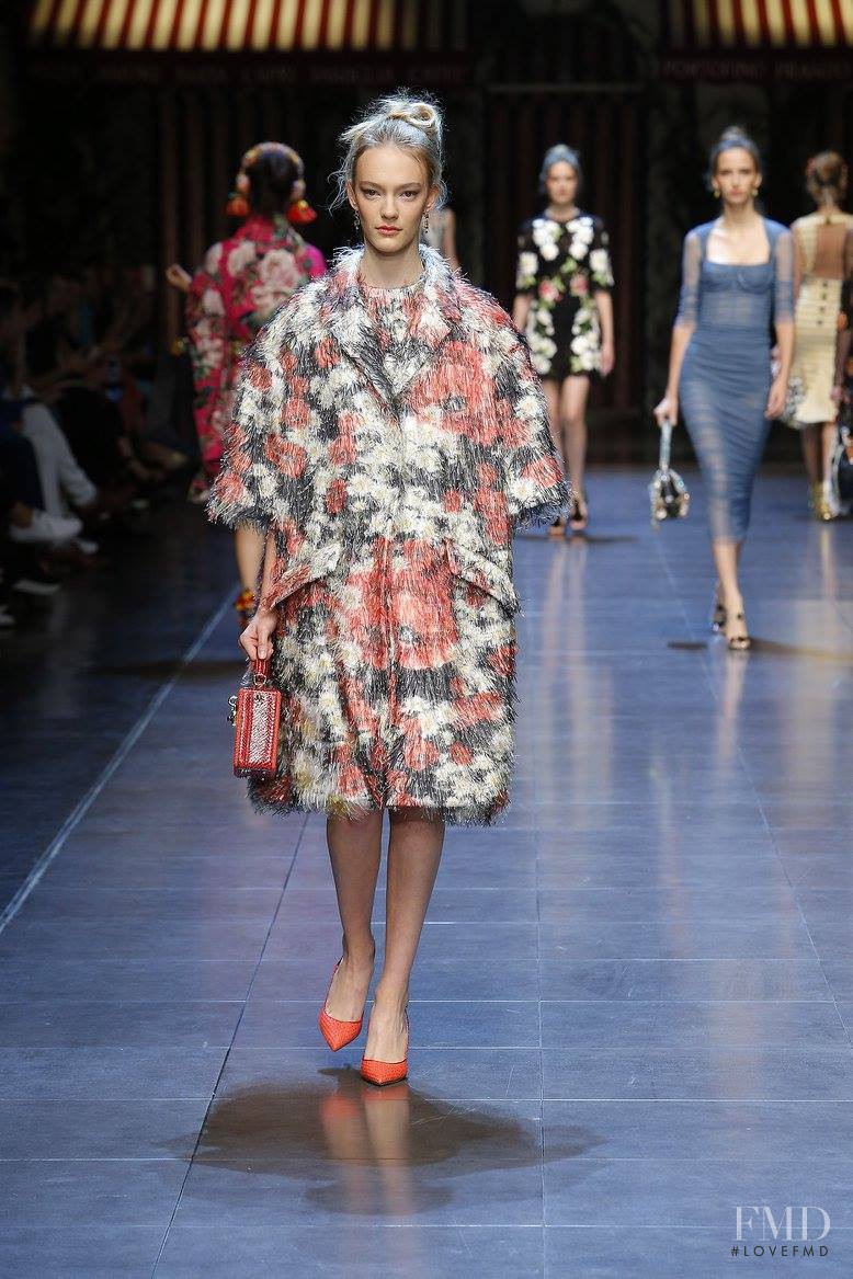 Steph Smith featured in  the Dolce & Gabbana fashion show for Spring/Summer 2016