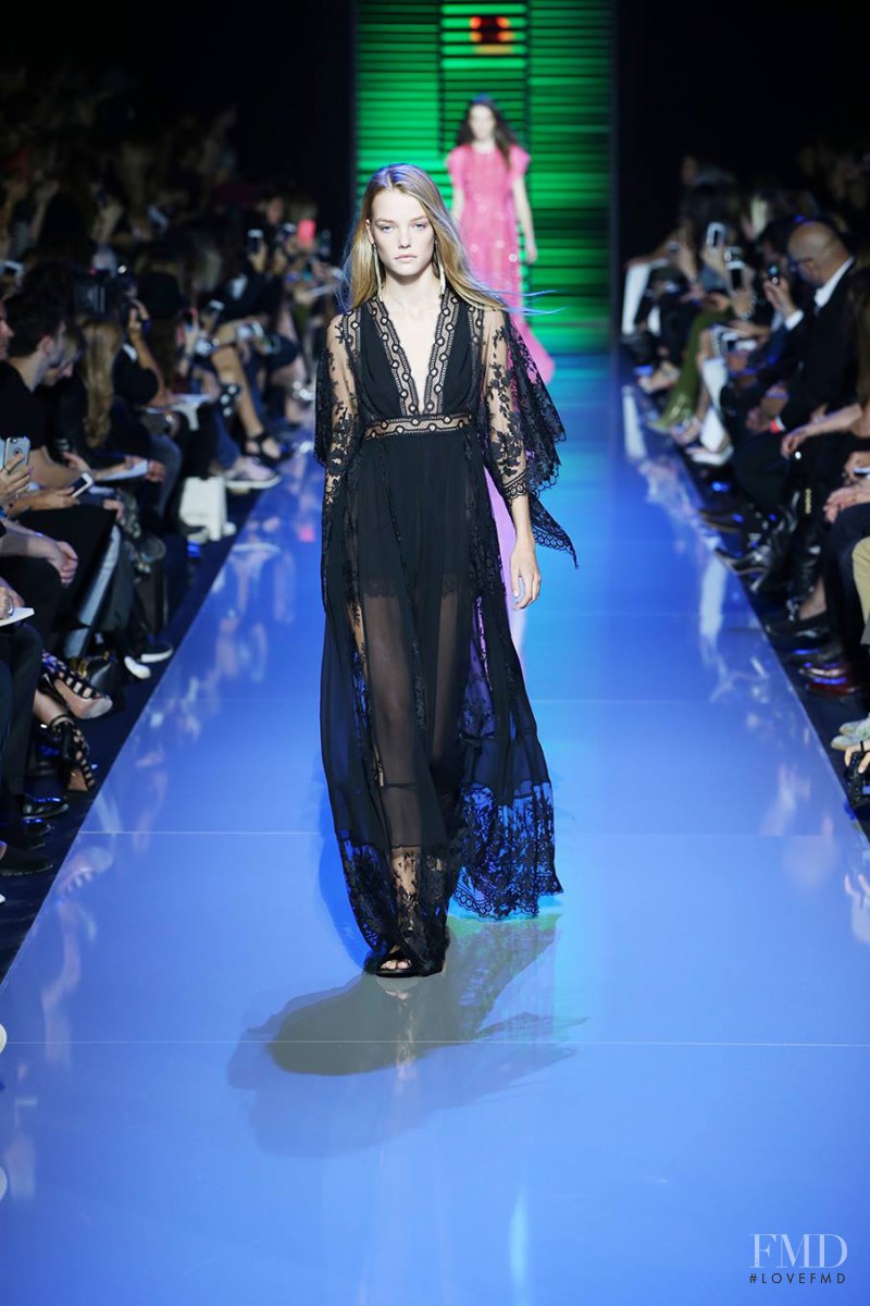 Roos Abels featured in  the Elie Saab fashion show for Spring/Summer 2016