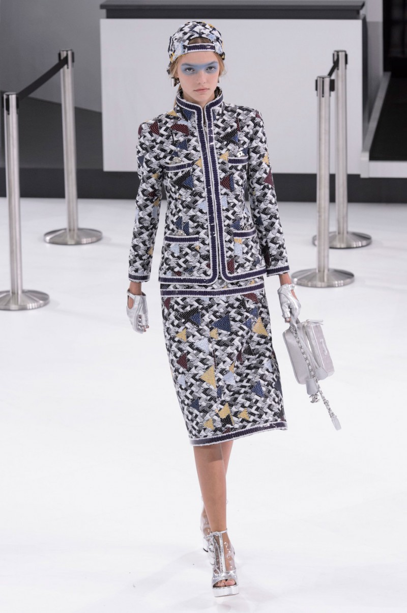 Roos Abels featured in  the Chanel fashion show for Spring/Summer 2016