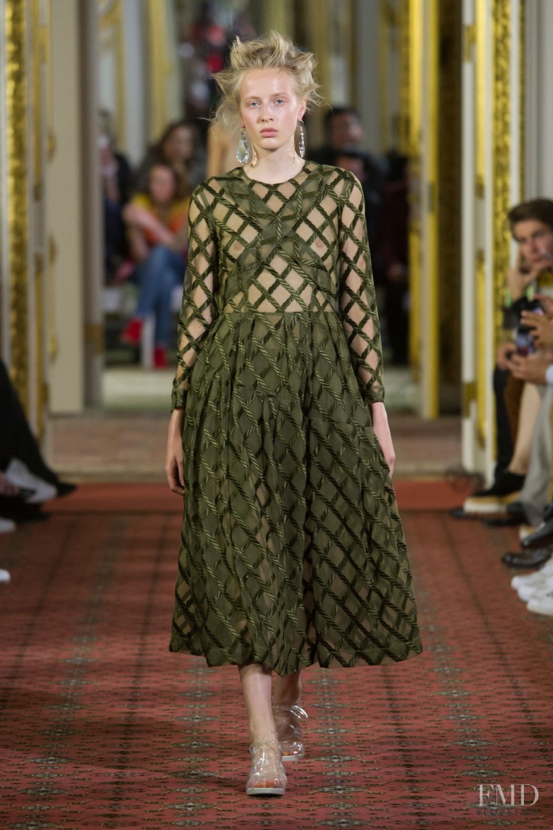 Simone Rocha fashion show for Spring/Summer 2016