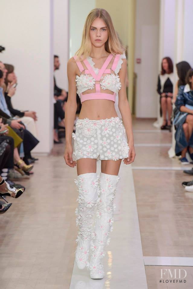 Emanuel Ungaro fashion show for Spring/Summer 2016