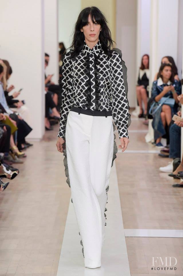 Jamie Bochert featured in  the Emanuel Ungaro fashion show for Spring/Summer 2016
