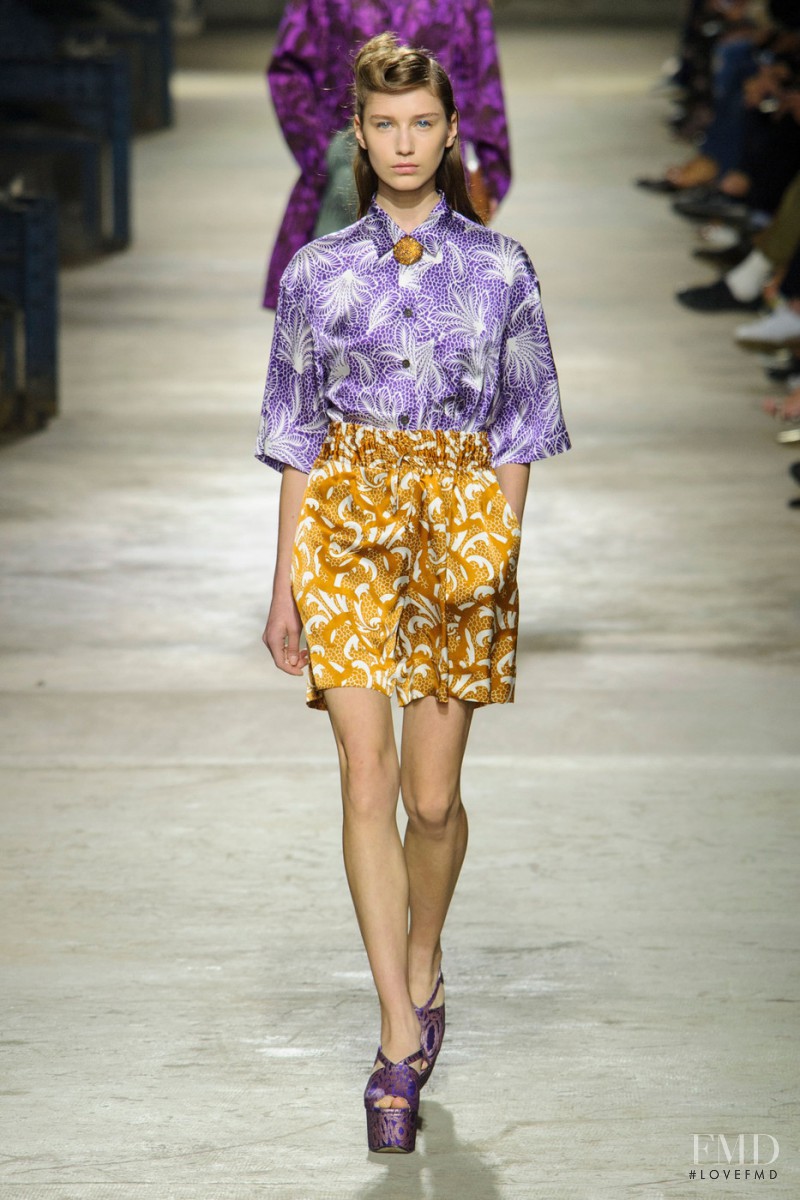 Sofia Tesmenitskaya featured in  the Dries van Noten fashion show for Spring/Summer 2016