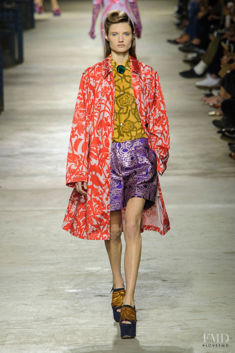 Olivia Jansing featured in  the Dries van Noten fashion show for Spring/Summer 2016