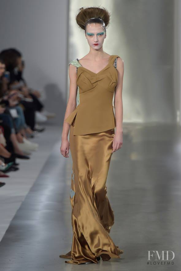 Kasia Jujeczka featured in  the Maison Martin Margiela Défilé fashion show for Spring/Summer 2016