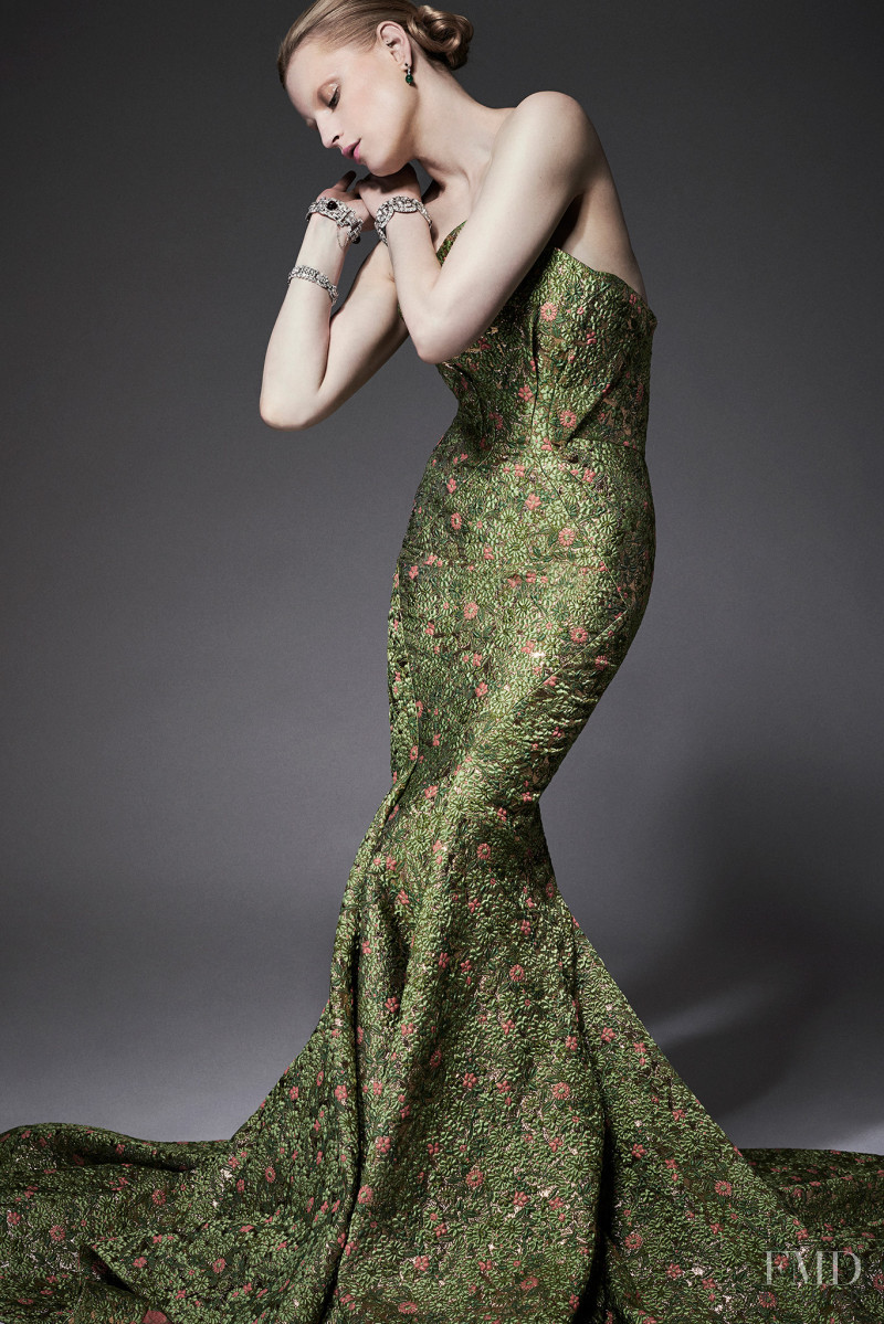 Guinevere van Seenus featured in  the Zac Posen fashion show for Resort 2015