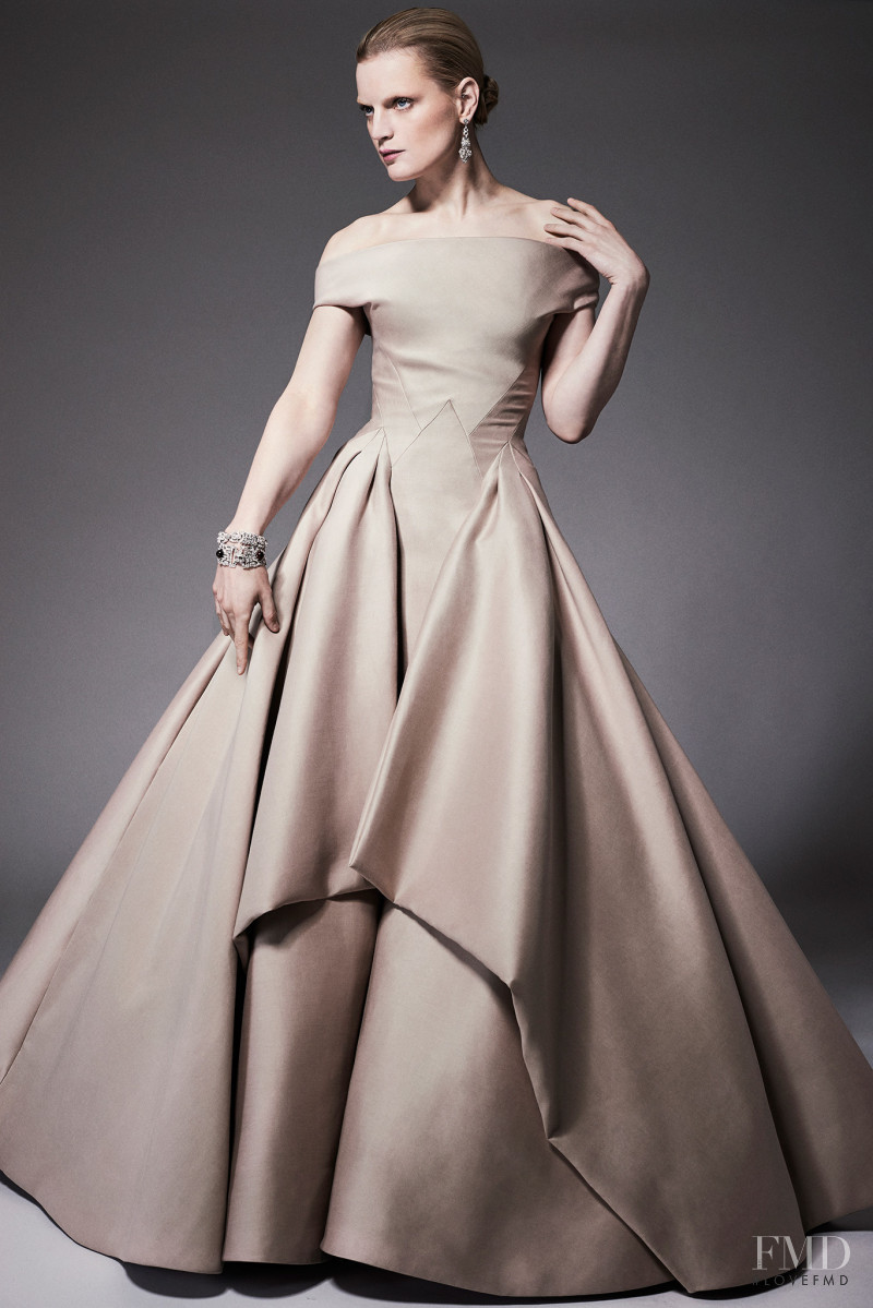 Guinevere van Seenus featured in  the Zac Posen fashion show for Resort 2015