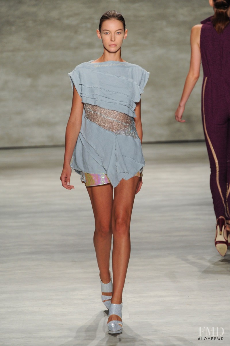Iryna Lysogor featured in  the Son Jung Wan fashion show for Spring/Summer 2015