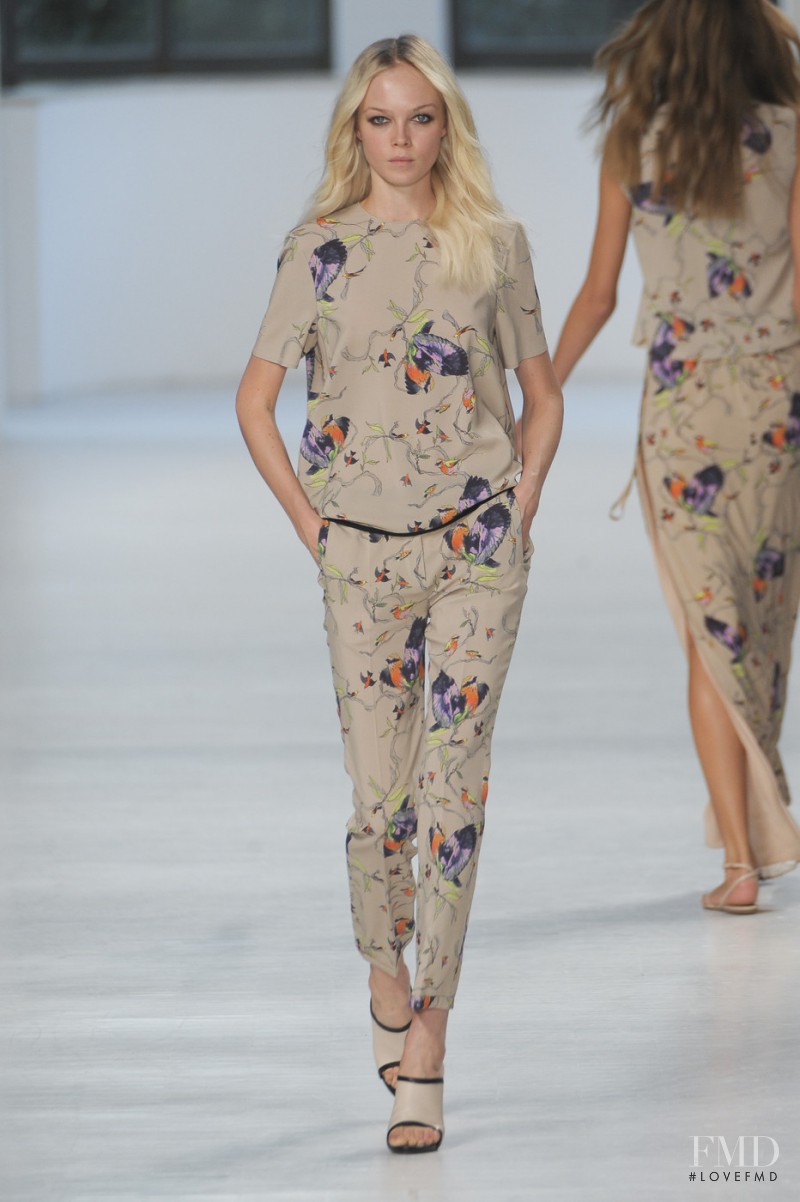 N° 21 fashion show for Spring/Summer 2011