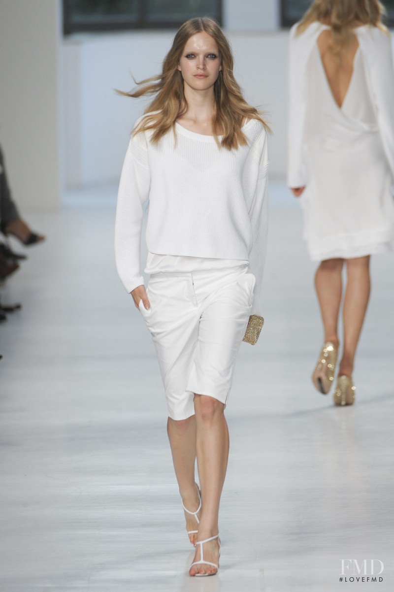 N° 21 fashion show for Spring/Summer 2011