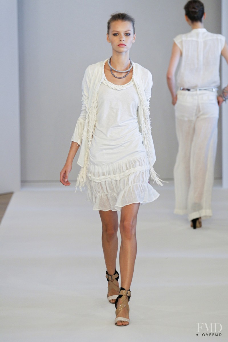 Paola Frani fashion show for Spring/Summer 2011