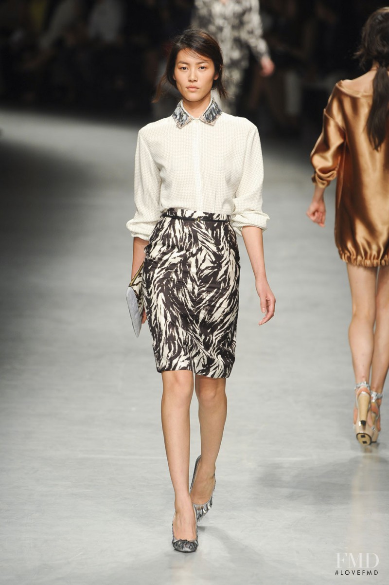 Liu Wen featured in  the N° 21 fashion show for Spring/Summer 2012