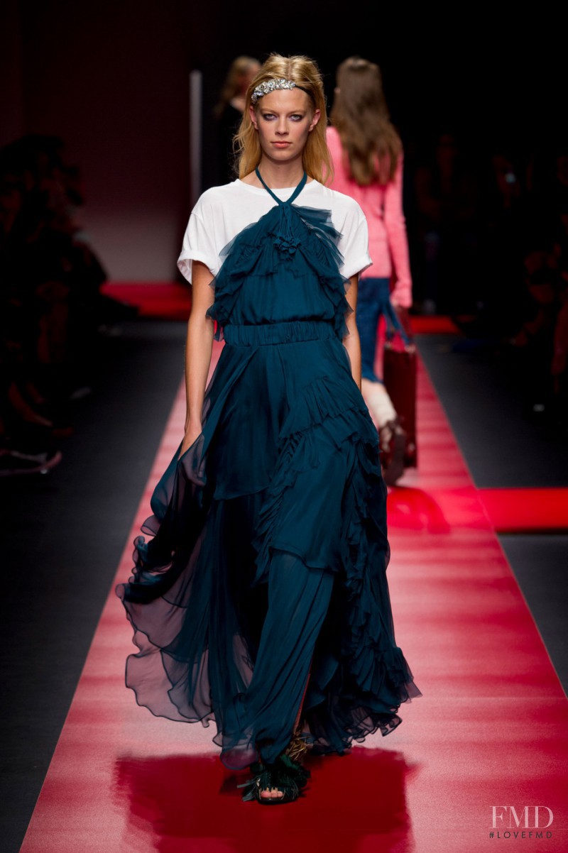Lexi Boling featured in  the N° 21 fashion show for Spring/Summer 2016