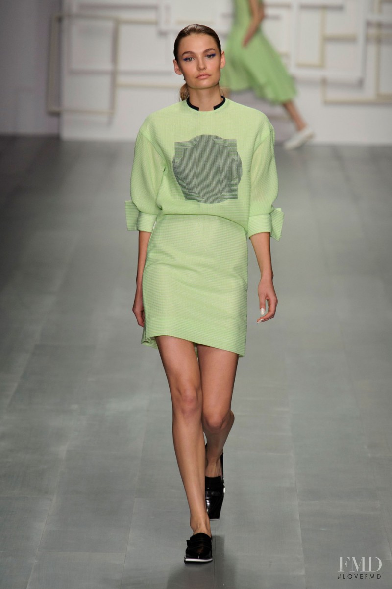 Roosmarijn de Kok featured in  the J JS Lee fashion show for Spring/Summer 2015