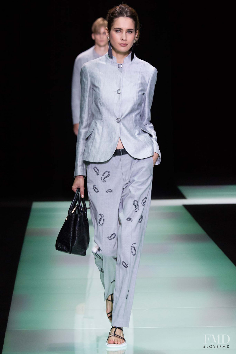 Tonia Molyavko featured in  the Emporio Armani fashion show for Spring/Summer 2016