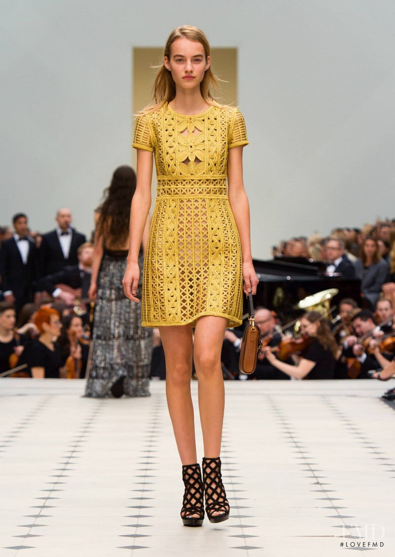 Maartje Verhoef featured in  the Burberry Prorsum fashion show for Spring/Summer 2016