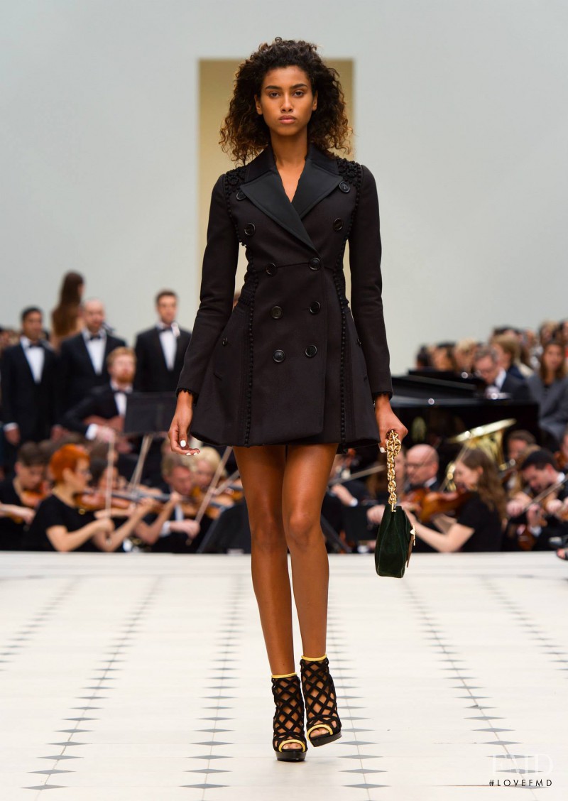 Imaan Hammam featured in  the Burberry Prorsum fashion show for Spring/Summer 2016