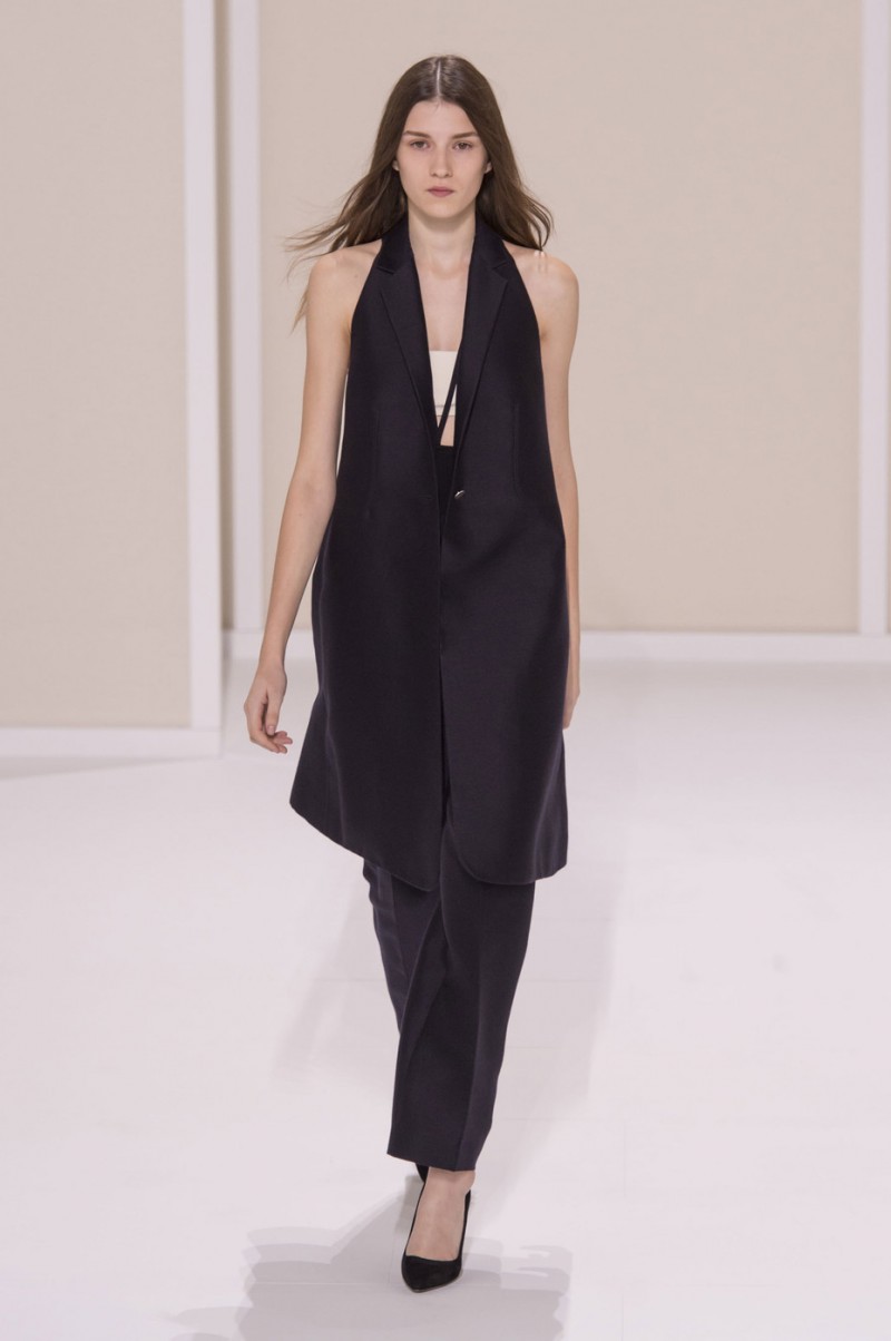 Irina Djuranovic featured in  the Hermès fashion show for Spring/Summer 2016