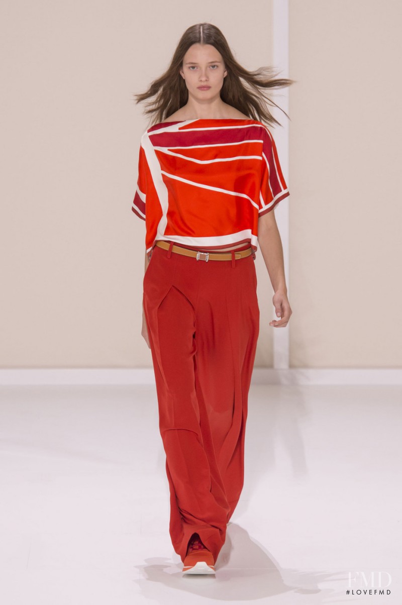 Alicja Tubilewicz featured in  the Hermès fashion show for Spring/Summer 2016