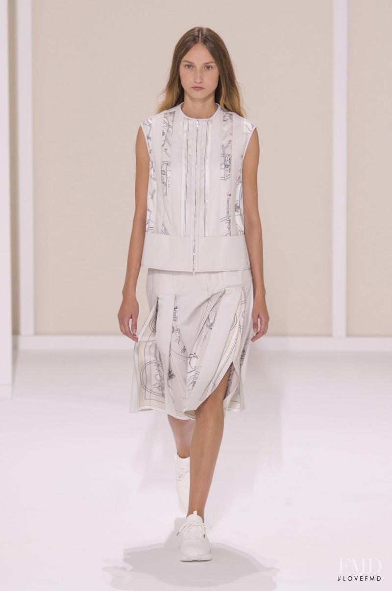Alex Yuryeva featured in  the Hermès fashion show for Spring/Summer 2016