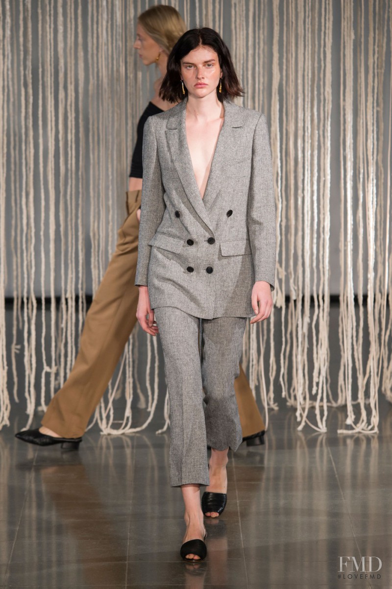 Dorota Kullova featured in  the Barbara Casasola fashion show for Spring/Summer 2016