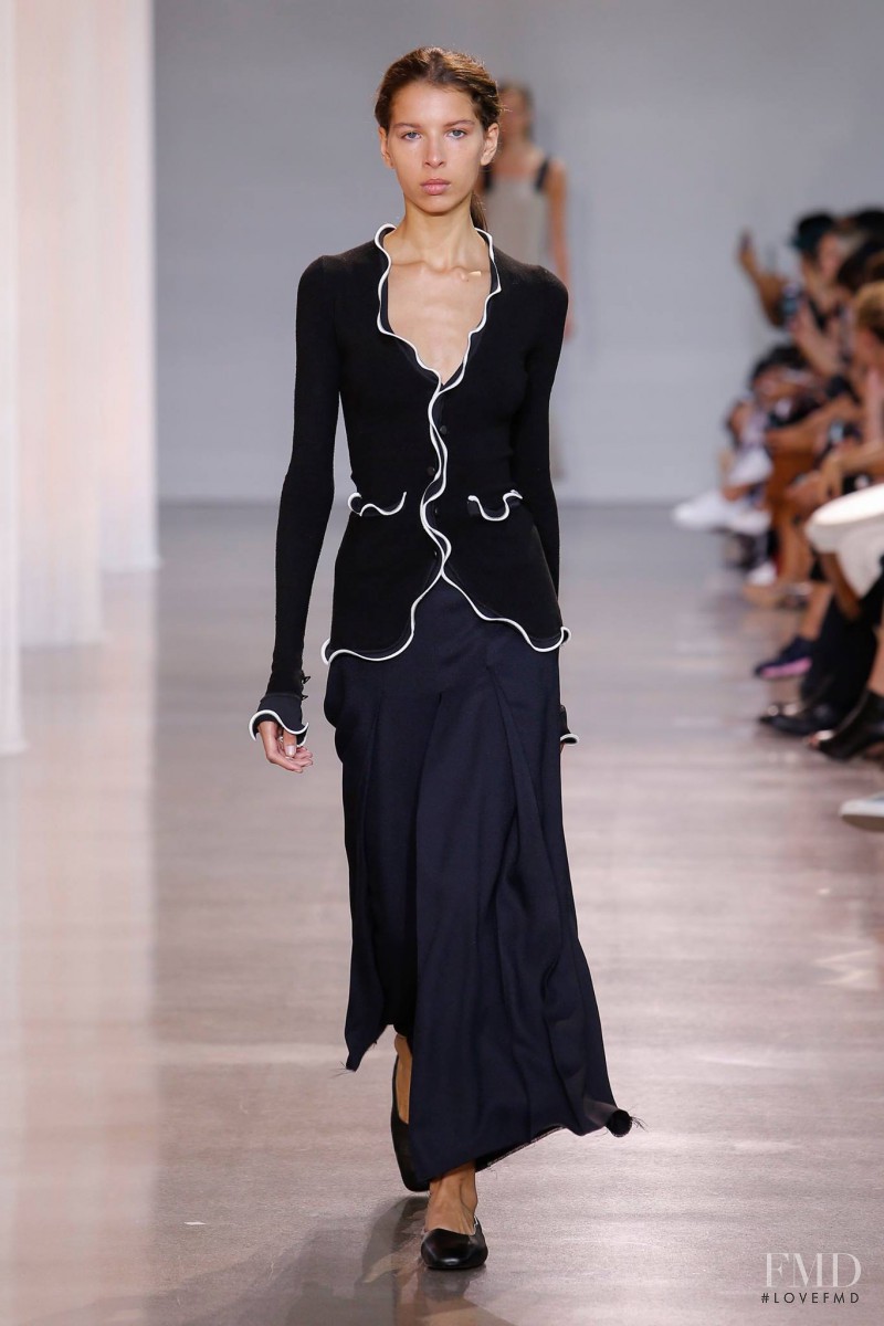 Alice Metza featured in  the EDUN fashion show for Spring/Summer 2016