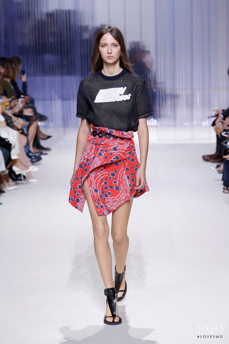 Carven fashion show for Spring/Summer 2016