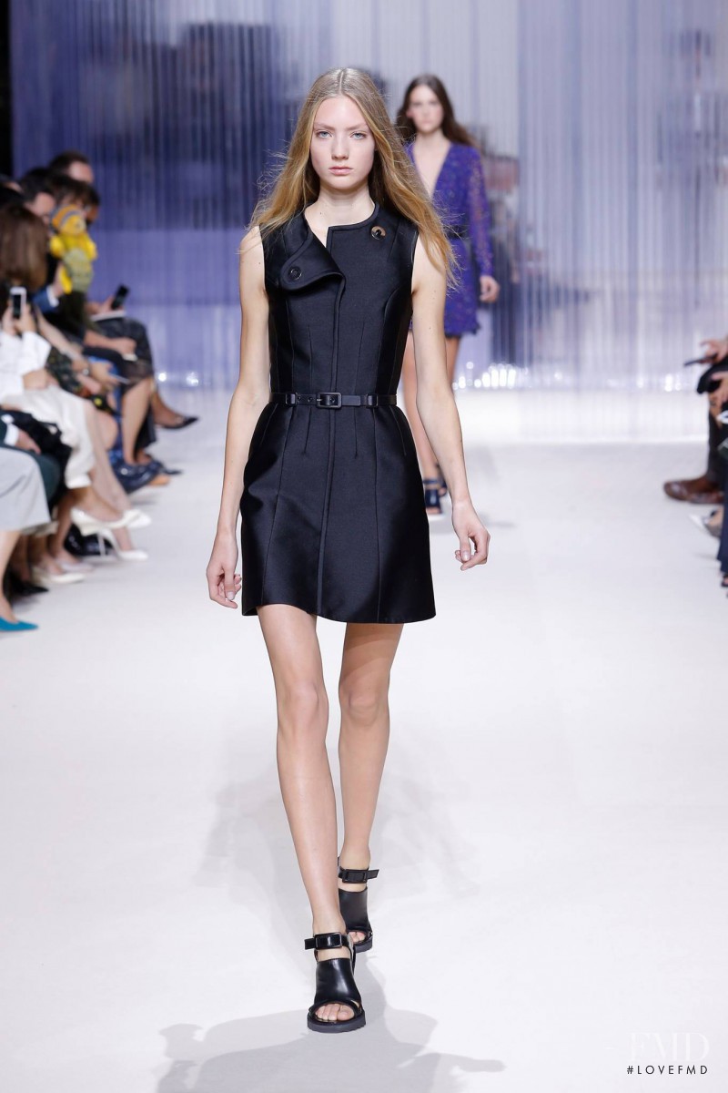 Susanne Knipper featured in  the Carven fashion show for Spring/Summer 2016