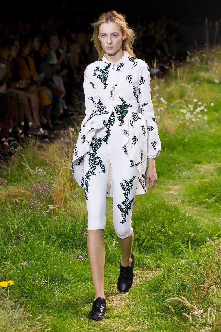 Zlata Semenko featured in  the Moncler Gamme Rouge fashion show for Spring/Summer 2016